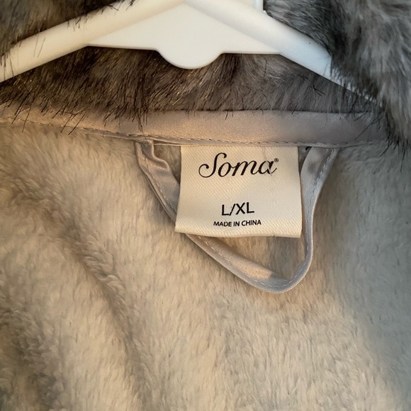 Luxe Faux Fur Robe Lunar - Picture 4 of 6